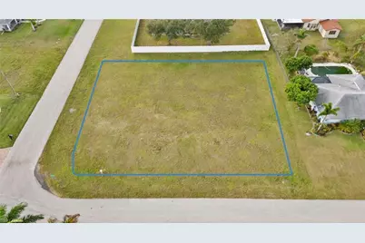 424 SE 14th St, Cape Coral, FL 33990 - Photo 1