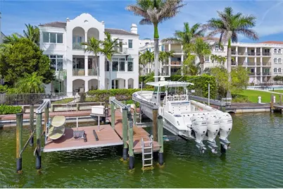 1752 Gulf Shore Blvd N #4, Naples, FL 34102 - Photo 1