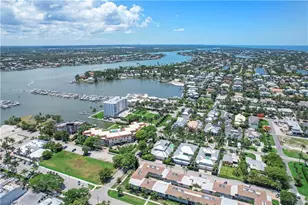 676 12th Ave S, Naples, FL 34102 - Photo 1