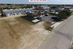 909 - 917 NE 7th St, Cape Coral, FL 33909 - Photo 1