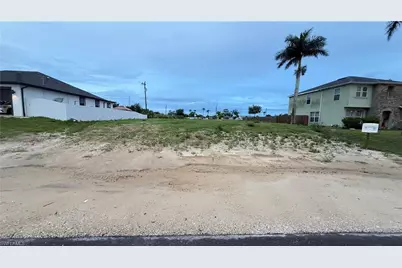 1907 NE 15th Pl, Cape Coral, FL 33909 - Photo 1