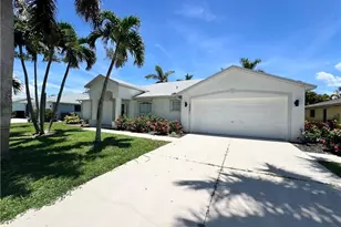 3521 SE Santa Barbara Pl, Cape Coral, FL 33914 - Photo 1