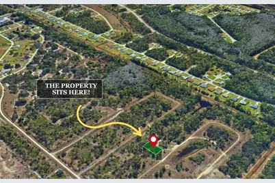 2124 East Dearborn Cir, Alva, FL 33920 - Photo 1