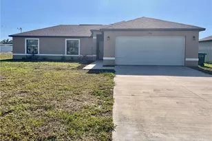 704 NE 2nd Pl, Cape Coral, FL 33909 - Photo 1
