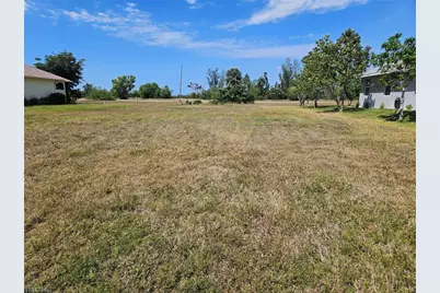 130 SW 39th Pl, Cape Coral, FL 33991 - Photo 1