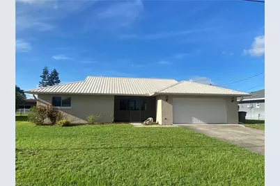 802 SE 32nd St, Cape Coral, FL 33904 - Photo 1