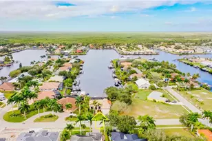 171 Cays Dr, Naples, FL 34114 - Photo 1