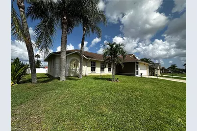 910 SW 10th Pl, Cape Coral, FL 33991 - Photo 1