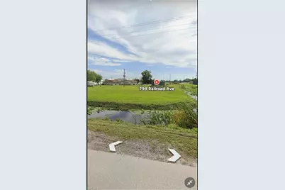 798 Railroad Ave NW, Moore Haven, FL 33471 - Photo 1