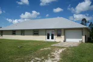 1084 North Ave, Moore Haven, FL 33471 - Photo 1