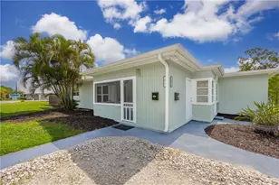 1015 10th Ave N, Naples, FL 34102 - Photo 1