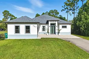 727 12th St SE, Naples, FL 34117 - Photo 1