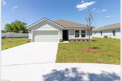 418 Jacaranda Pky E, Cape Coral, FL 33909 - Photo 1