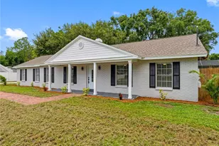 8701 Fountain Ave, Tampa, FL 33615 - Photo 1