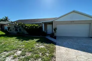 1039 NE 13th Ave, Cape Coral, FL 33909 - Photo 1