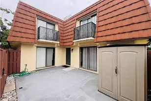 5201 Cedarbend Dr, Fort Myers, FL 33919 - Photo 1