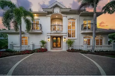 33 3rd St S, Naples, FL 34102 - Photo 1