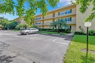 1085 Forest Lakes Dr, Naples, FL 34105 - Photo 1