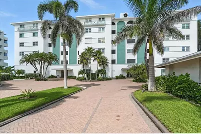 2011 Gulf Shore Blvd N #26, Naples, FL 34102 - Photo 1