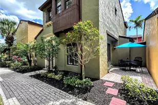 9137 Chula Vista St, Naples, FL 34113 - Photo 1