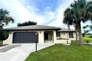 834 Gardenside Ct, Lehigh Acres, FL 33936 - Photo 1