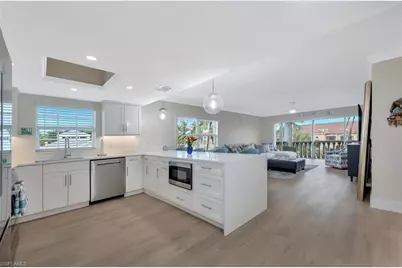 666 3rd St S #304, Naples, FL 34102 - Photo 1