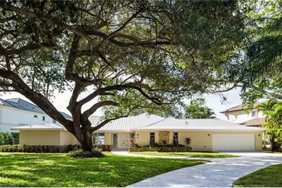 320 Bow Line Dr, Naples, FL 34103 - Photo 1