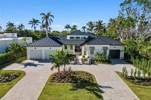 424 Spinnaker Dr, Naples, FL 34102 - Photo 1