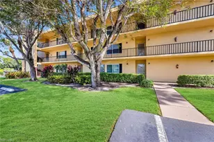 1086 Forest Lakes Dr, Naples, FL 34105 - Photo 1