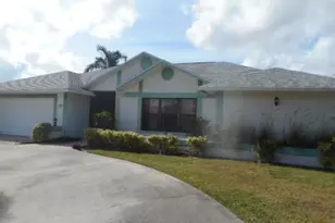 105 Muirfield Cir, Naples, FL 34113 - Photo 1