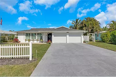 605 101st Ave N, Naples, FL 34108 - Photo 1
