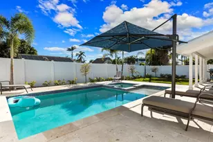 784 11th St N, Naples, FL 34102 - Photo 1