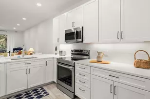 501 Robin Hood Cir, Naples, FL 34104 - Photo 1