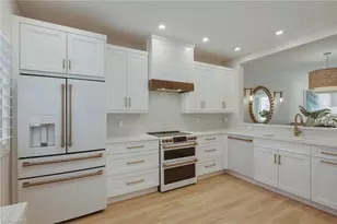 725 Luisa Ln, Naples, FL 34104 - Photo 3