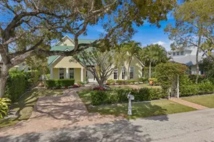 775 Broad Ct N, Naples, FL 34102 - Photo 1