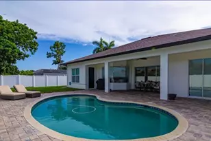 538 Eastwood Dr, Naples, FL 34110 - Photo 1