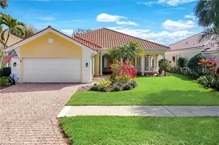4322 Queen Elizabeth Way, Naples, FL 34119 - Photo 1