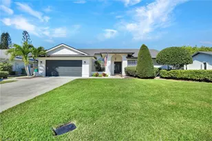 10631 Regent Cir, Naples, FL 34109 - Photo 1