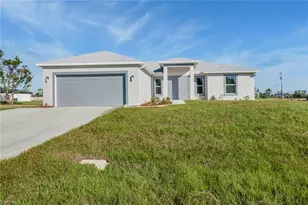 1121 Jacaranda Pkwy E, Cape Coral, FL 33909 - Photo 1