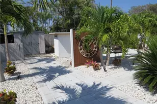 717 95th Ave N, Naples, FL 34108 - Photo 1