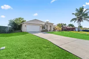 1113 NE 7th Ave, Cape Coral, FL 33909 - Photo 1