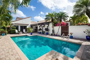 565 Tierra Mar Ln, Naples, FL 34108 - Photo 1