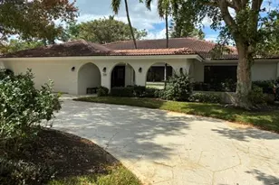 560 Bald Eagle Dr, Naples, FL 34105 - Photo 1