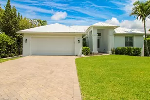 1371 Michigan Ave, Naples, FL 34103 - Photo 1