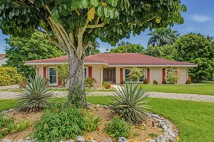 667 Park Shore Dr, Naples, FL 34103 - Photo 1
