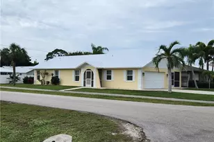 696 94th Ave N, Naples, FL 34108 - Photo 1