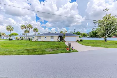 1618 Country Club Pkwy, Lehigh Acres, FL 33936 - Photo 1
