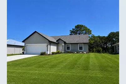 8033 Melody Cir, Labelle, FL 33935 - Photo 1