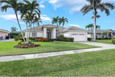 142 Saxon St, Marco Island, FL 34145 - Photo 1