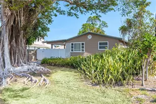 547 101st Ave N, Naples, FL 34108 - Photo 1